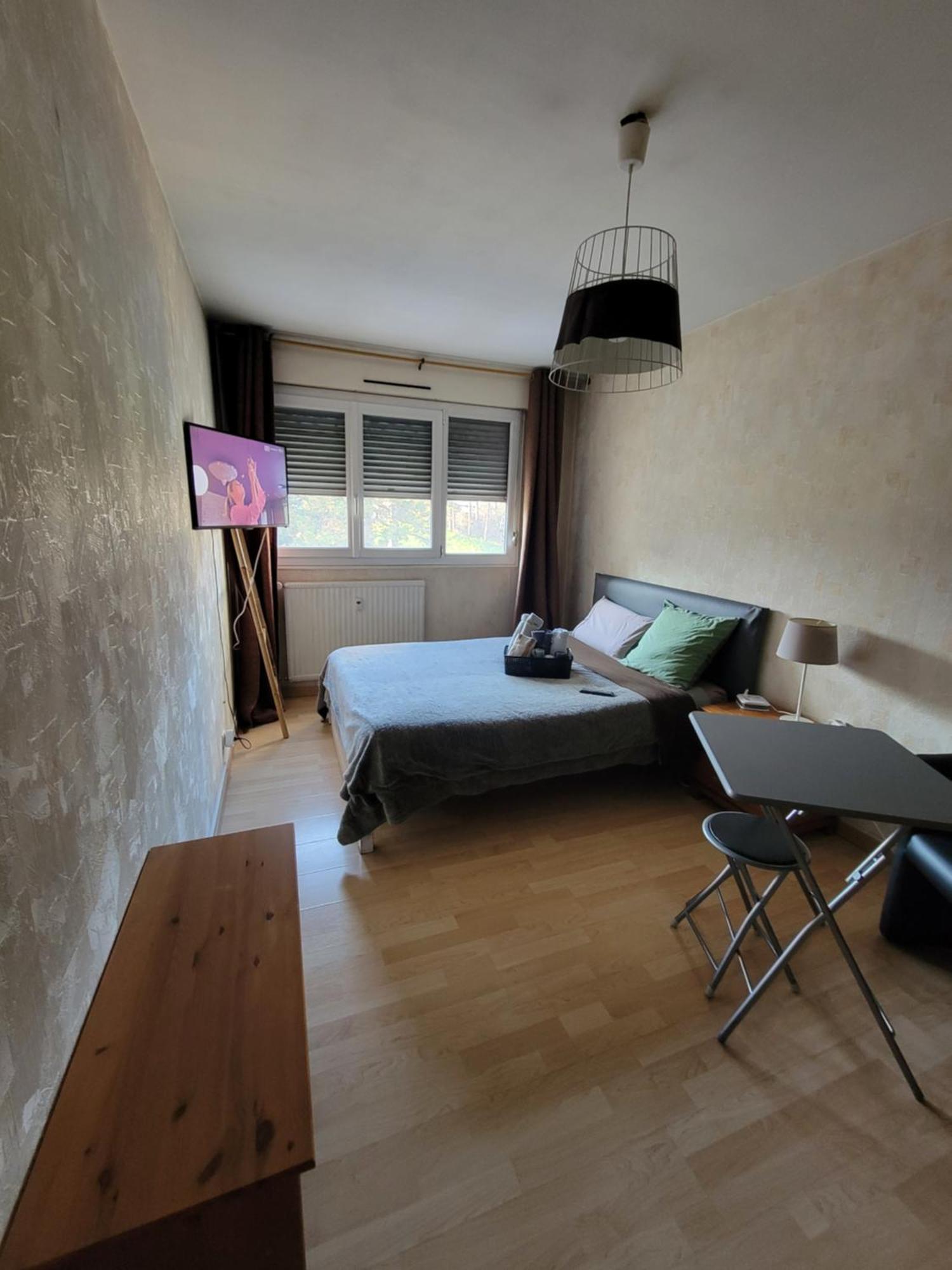 Pour Deplacement 3 Chambres Échirolles Eksteriør bilde